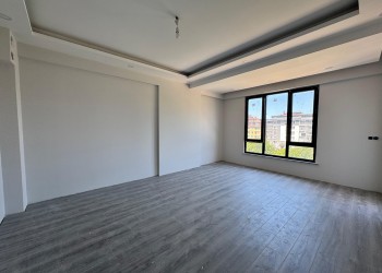 Ünye Gölevi'nde Üniversite Karşısı Satılık Sıfır 2+1 Daire